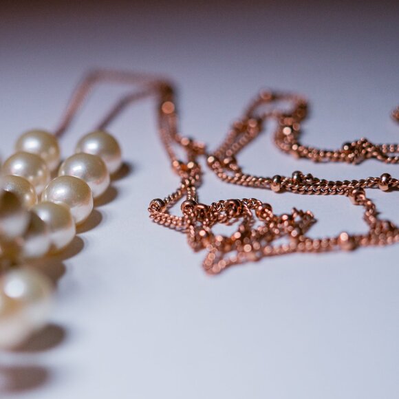 Vivienne Westwood Long Orb Pearl Necklace - Picture 4 of 7